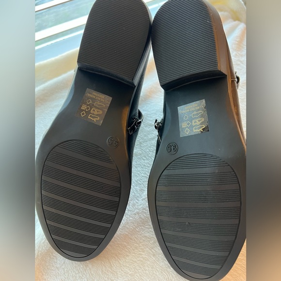 Beautiful Savaii New York black ankle boots. Brand new never used. - Picture 5 of 10